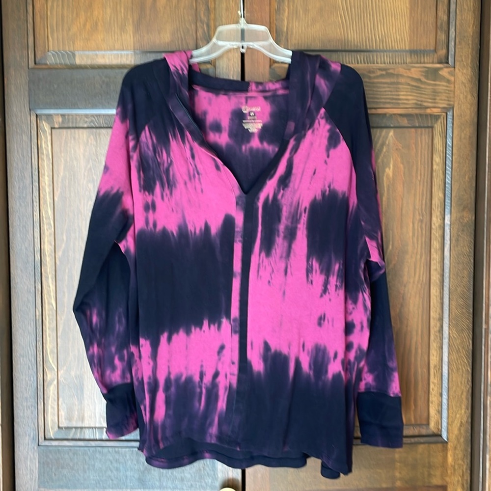 Balance Collection. Plus Size 2X. Black and Pink Hooded Athleisure Cover Up